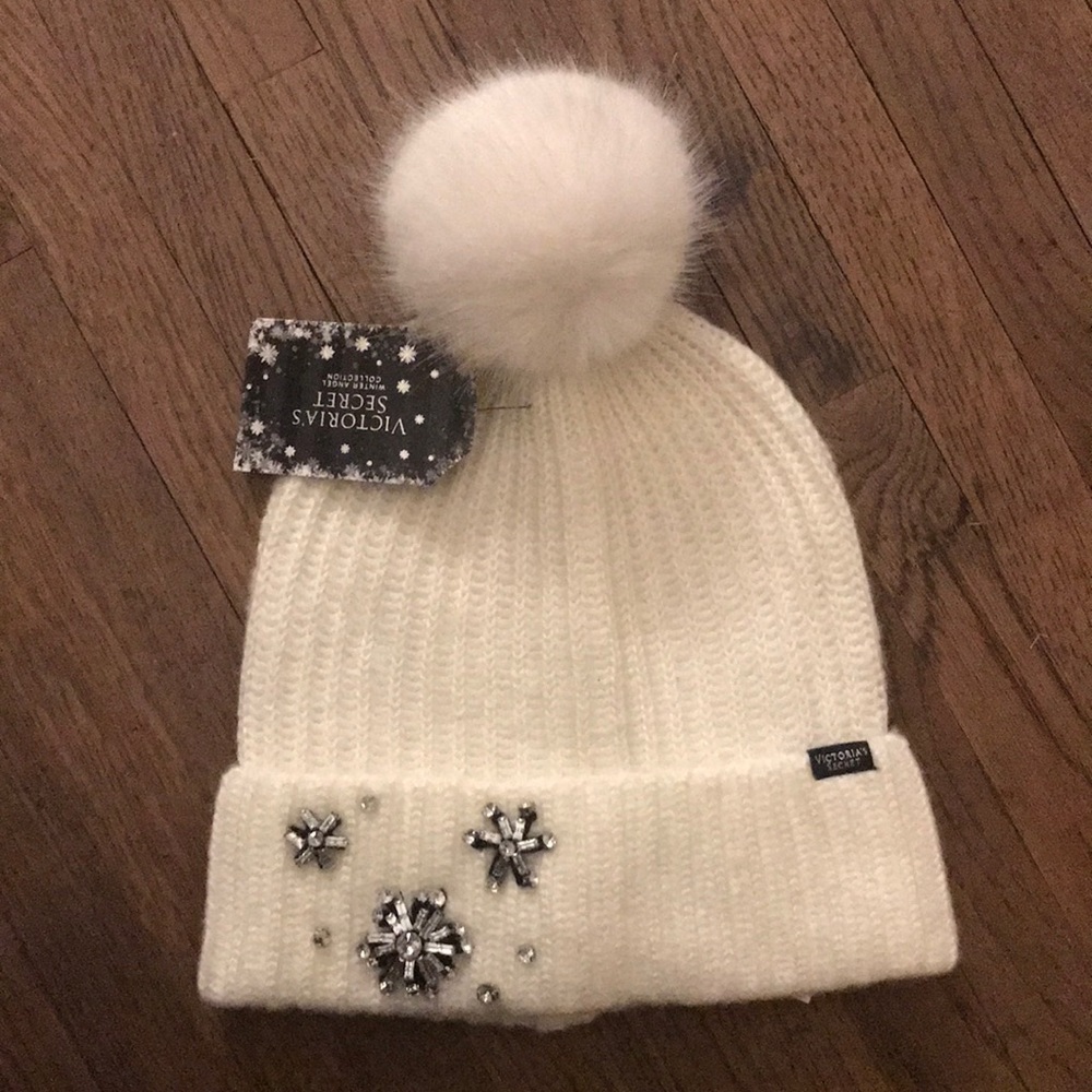 VS Snowflake Sparkle Pom Pom Beanie ❄️